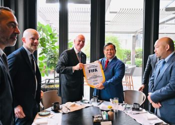 Bahas Sepakbola Indonesia, Prabowo Bertemu Presiden FIFA