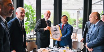 Bahas Sepakbola Indonesia, Prabowo Bertemu Presiden FIFA