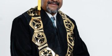 Rektor Universitas Papua Meraih Gelar Guru Besar di Bidang Linguinstik