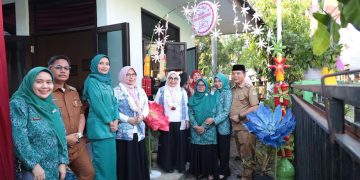 Ketua TP PKK Kota Bekasi Kunjungi Kelurahan Kota Baru: Dorong Kolaborasi Pengembangan Potensi Wilayah dan Ekonomi Kreatif Warga