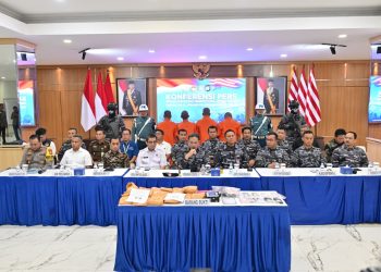 TNI AL Bersama PAM Pelabuhan Tanjung Priok Tangkap Empat Orang Pembawa 10 Kg Sabu dari Pontianak