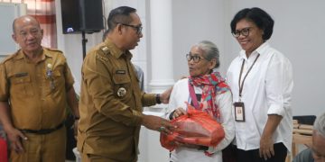 Bupati Tapanuli Utara Serahkan Bantuan ATENSI dari Kementerian Sosial untuk Anak, Lansia, dan Penyandang Disabilitas