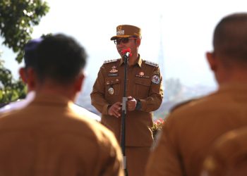 Bupati Taput JTP Hutabarat Pimpin Apel Gabungan: “Berpikir Out of The Box Menjadi Aparatur yang Inovatif, Produktif, dan Berorientasi Pada Pelayanan”