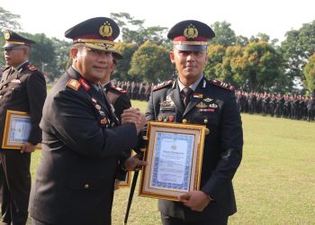 Polda Kepri Gelar Upacara Hari Sumpah Pemuda Ke-97 dan Berikan Penghargaan Kepada Personel Berprestasi