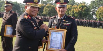 Polda Kepri Gelar Upacara Hari Sumpah Pemuda Ke-97 dan Berikan Penghargaan Kepada Personel Berprestasi