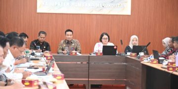 Bupati Humbang Hasundutan Dengan Tim KPK Rapat Koordinasi Evaluasi Program Pencegahan Korupsi Sektor Prioritas MCSP