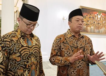Nusron Wahid Serahkan Sertifikat Hak Pakai kepada Menlu untuk Amankan Aset Negara