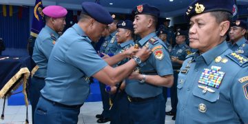 11 Perwira Tinggi TNI AL Terima Brevet Kehormatan Principal Warfare Officer