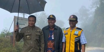 Bupati Tinjau Jalan Perbatasan Kabupaten Humbang Hasundutan dengan Pakpak Bharat