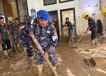 TNI AL Dukung Pemulihan Fasilitas Umum dan Bantuan Kemanusiaan Pada Masyarakat Terdampak Bencana Alam