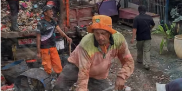 Sampah Menggunung di Area Rel Kereta Bekasi Timur, Pemkot Bekasi Gercep Lakukan Pembersihan