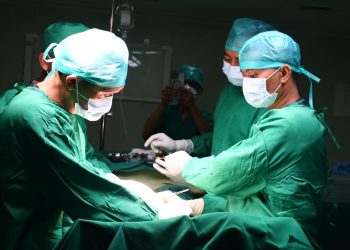 TNI AL KRI RJW-992 Sandar Sibolga Sukses Laksanakan Operasi Bedah Darurat bagi Masyarakat