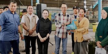 Amsakar-Li Claudia Salurkan 52.500 Paket Sembako Bersubsidi, Kendalikan Inflasi jelang Nataru