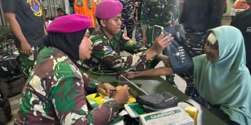 Pasca Bencana Alam, Prajurit TNI AL Berikan Pelayanan Kesehatan di KRI DR. Soeharso-990