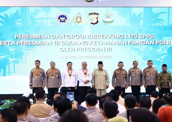 KAPOLDA KEPRI TERIMA TANDA KEHORMATAN SATYALANCANA WIRA KARYA DARI PRESIDEN RI PRABOWO SUBIANTO