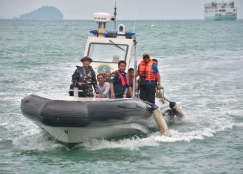 REAKSI CEPAT TNI AL EVAKUASI ABK KM. INTI MARIANA 7 YANG TERBAKAR DI SELAT SUNDA