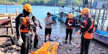 Setelah Tiga Hari Pencarian TNI AL Bersama SAR Gabungan Evakuasi Korban di Perairan Jembatan 5 Barulah Batam