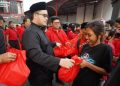 Bagi Takjil, Mas Dhito Ajak Kader PDIP Rawat Soliditas dan Semangat Gotong Royong