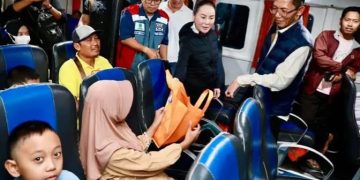 Dini Hari Pantau Arus Mudik, Amsakar-Li Claudia Ingatkan Perjalanan Aman Menuju Kampung Halaman