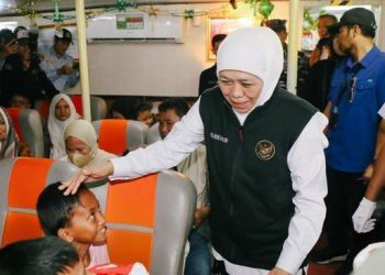 Tradisi Mudik Kapal Laut ke Kepulauan Madura, Gubernur Jatim Berangkatkan 3.000 Pemudik dari Situbondo