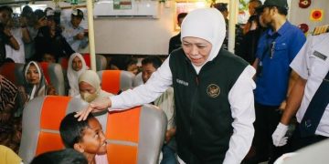 Tradisi Mudik Kapal Laut ke Kepulauan Madura, Gubernur Jatim Berangkatkan 3.000 Pemudik dari Situbondo