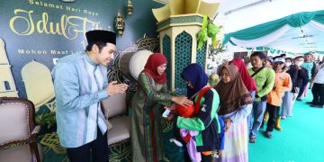 Dua Hari Lebaran, Dua Titik Silaturahmi Khofifah: Grahadi hingga Jemursari Dipadati Warga
