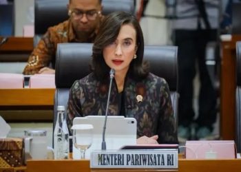 Komisi VII DPR Rapat Bersama Menpar Bahas Dampak Mudik dan Geopolitik