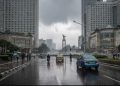 Prakiraan Cuaca Jakarta Berawan, Hujan Ringan di Selatan dan Timur