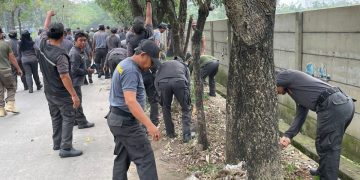 Satpol PP Satlinmas Kota Bekasi Gelar Aksi Gotong Royong K3 Massal di Kawasan Medan Satria 