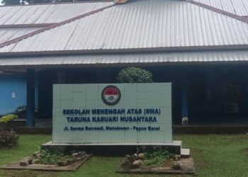 Sikapi Insiden di SMA Taruna Kasuari, Metuzalak Awom Singgung Sejarah Pendidikan Papua