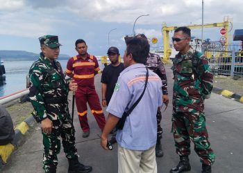 TNI AL Kerahkan KRI dan Ratusan Prajurit Urai Kemacetan Arus Balik Ketapang-Gilimanuk