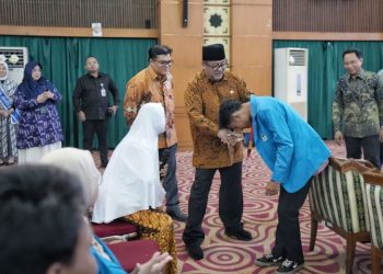 Wagub Rano Karno Minta Penerima KJMU Jaga Integritas dan Aktif Kegiatan Sosial