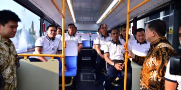 Kasal Resmikan Bus Listrik Perdana di Mabesal, Bukti Nyata Komitmen TNI AL Menuju Zero Emission 2060