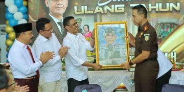Pimpinan DPRD Ucapkan Selamat Ulang Tahun untuk Kajari Batam