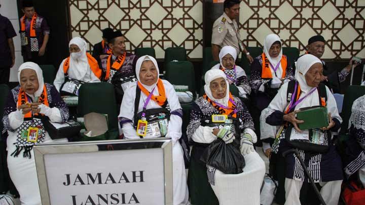 Jemaah Haji Lansia/ANTARA FOTO/Arnas Padda