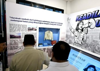 Menatap Baju Terakhir Marsinah, Prabowo: “Peristiwa Seperti Ini Seyogyanya Tidak Terjadi