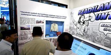 Menatap Baju Terakhir Marsinah, Prabowo: “Peristiwa Seperti Ini Seyogyanya Tidak Terjadi