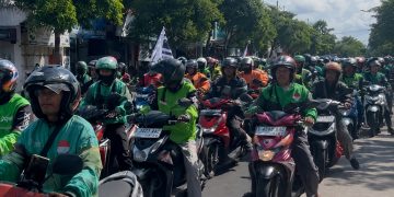 Ojol Jombang Geruduk PN, Nilai Tuntutan terhadap Nadiem Terlalu Berat