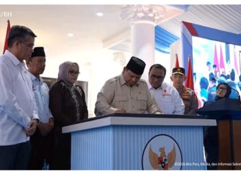 Ribuan Buruh Sambut Prabowo Resmikan Museum Marsinah