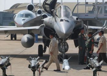 Presiden Prabowo Tinjau Alutsista hingga Radar Baru TNI AU di Lanud Halim