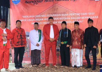 Wali Kota Bekasi Hadiri Tradisi Sedekah Bumi di Jatimurni