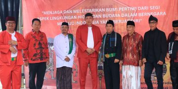 Wali Kota Bekasi Hadiri Tradisi Sedekah Bumi di Jatimurni