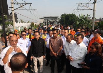 Plh Wali Kota Bekasi dan Komisi V DPR RI Tinjau Infrastruktur Stasiun Bekasi Timur dan Proyek Flyover Bulak Kapal.
