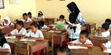 Komisi X DPR: Melalui RUU Sisdiknas Muliakan Profesi Guru 