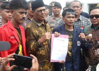 Ketua DPRD Kota Batam Terima Aksi Mahasiswa, Tampung Aspirasi soal MBG hingga Persoalan Sampah
