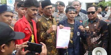 Ketua DPRD Kota Batam Terima Aksi Mahasiswa, Tampung Aspirasi soal MBG hingga Persoalan Sampah
