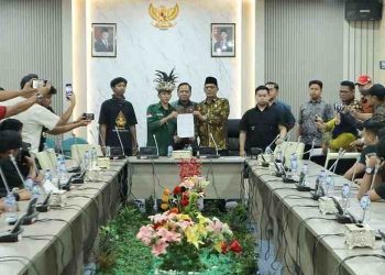 Ketua DPRD Batam Terima Aspirasi Mahasiswa, Janji Kawal Tuntutan Soal Lingkungan dan Krisis Air