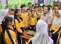 Prabowo Berdialog dengan Siswa SMPN 111 Jakarta Saat Meninjau Program Makan Bergizi Gratis