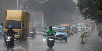 BMKG Prakirakan Sebagian Wilayah Jakarta Diguyur Hujan Ringan pada Kamis Pagi hingga Malam