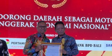 Wali Kota Bekasi, Tri Adhianto Raih Penghargaan Nasional sebagai Pendorong Pertumbuhan Ekonomi Kota
